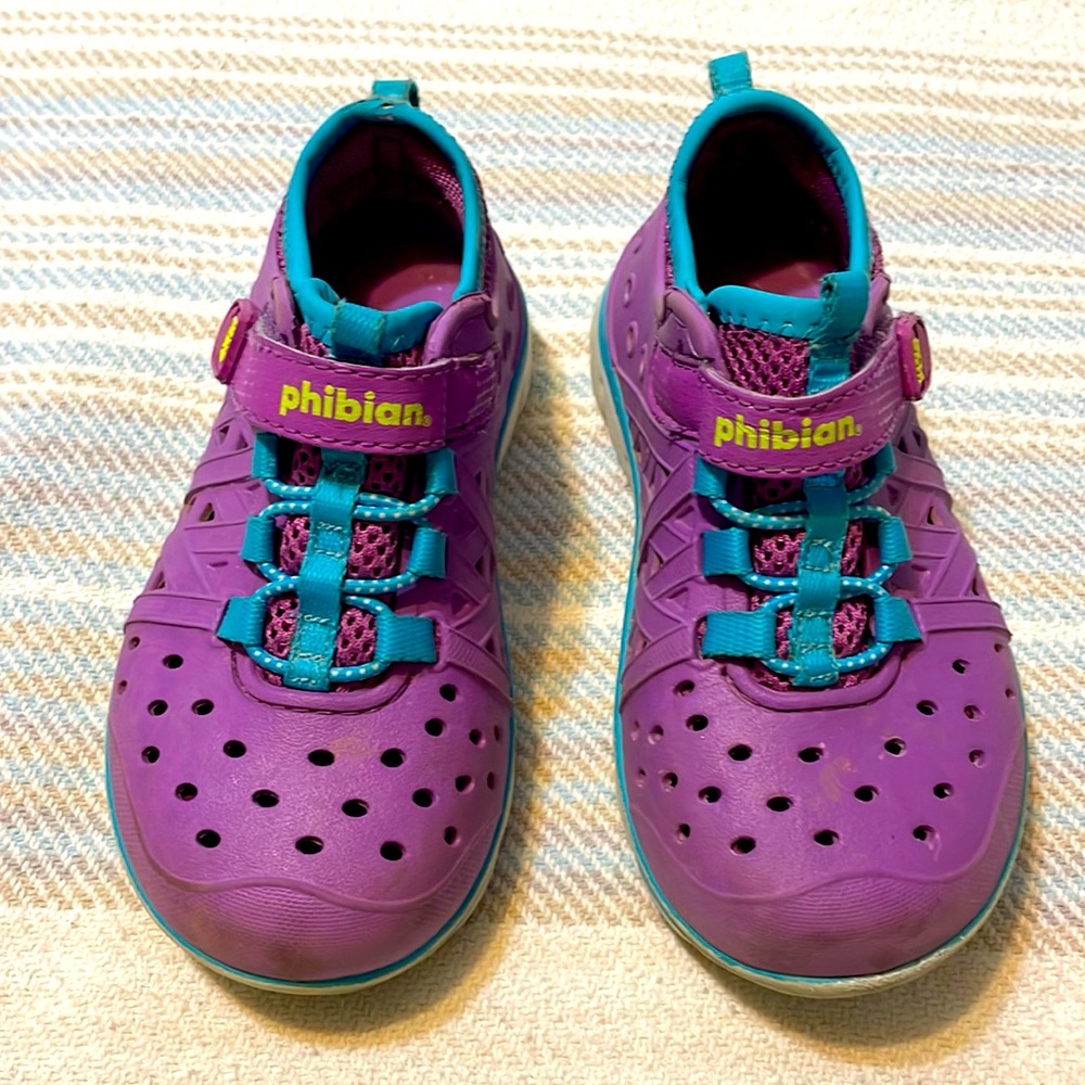Stride rite phibian purple shoes